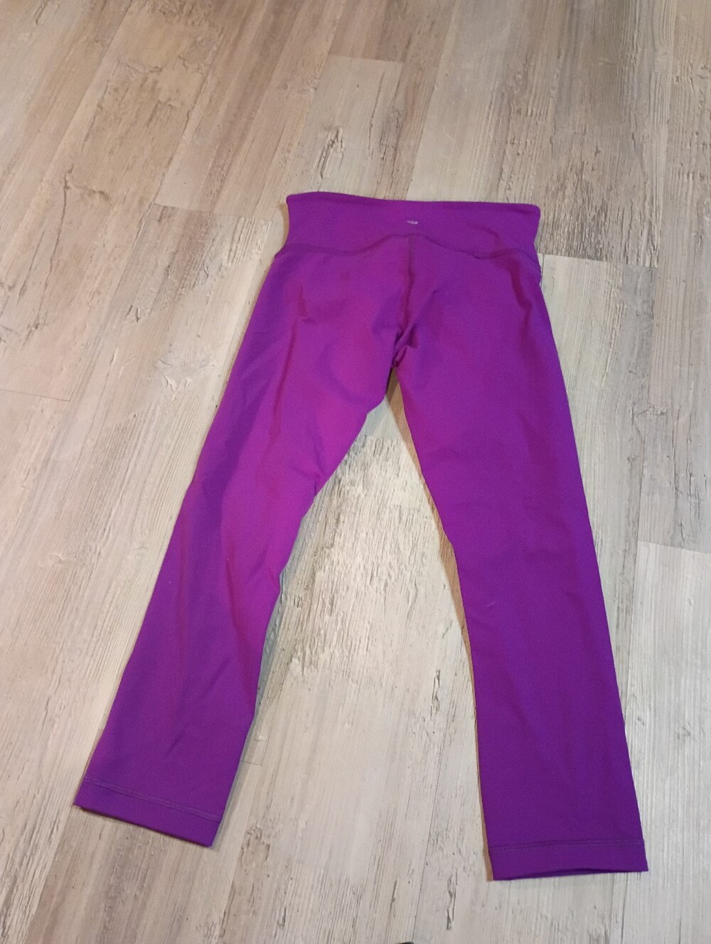 Lululemon - Picture 4 of 5
